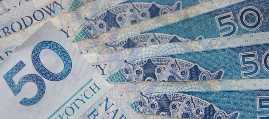 Zdjęcie ilustarcyjne: banknoty 50 zlotowe ułożone w wachlarz