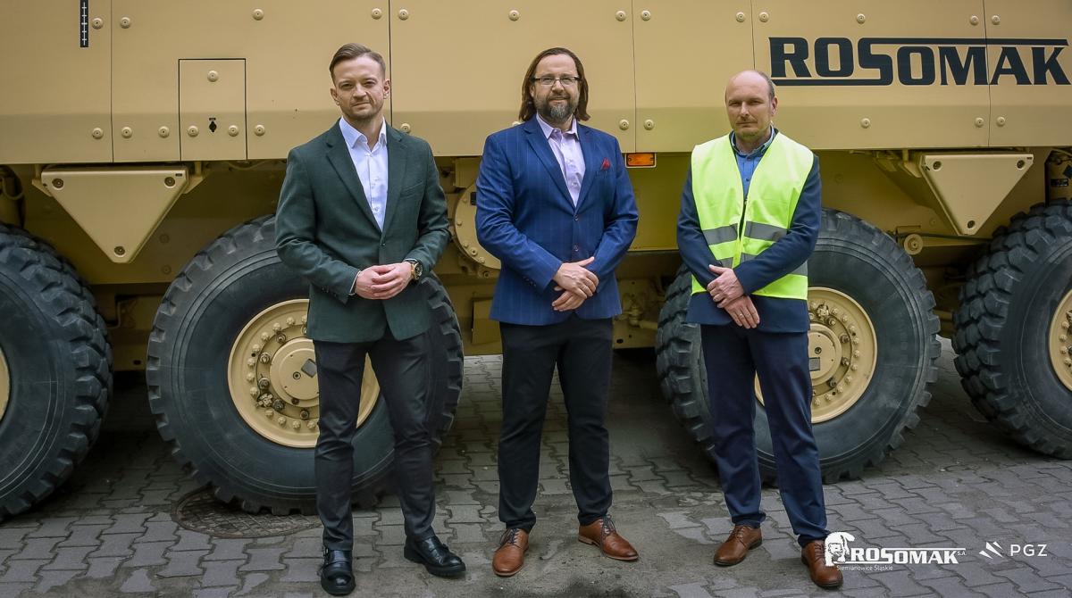 Główny Inspektor Pracy Marcin Stanecki w Rosomaku